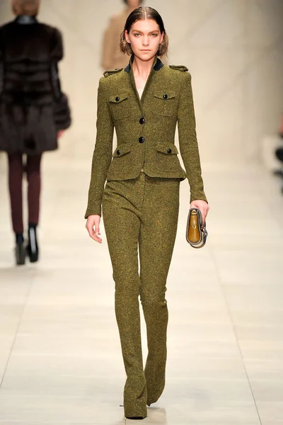 Look 26